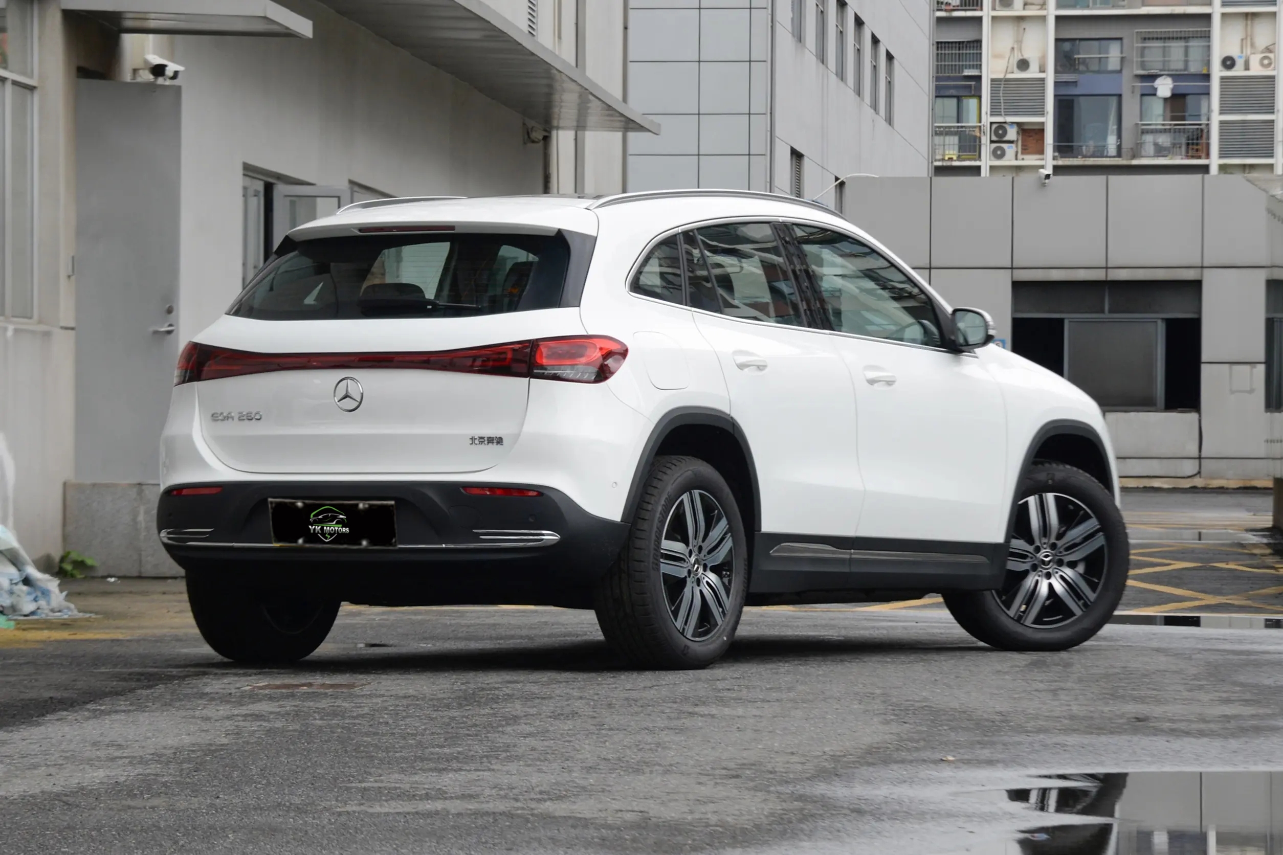 Benz-EQA-WHITE (6)