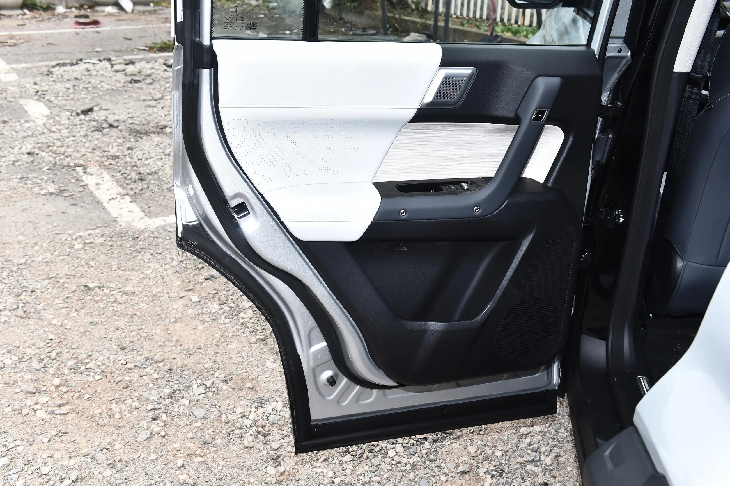 CHERY-ICAR-SILVERY (7)