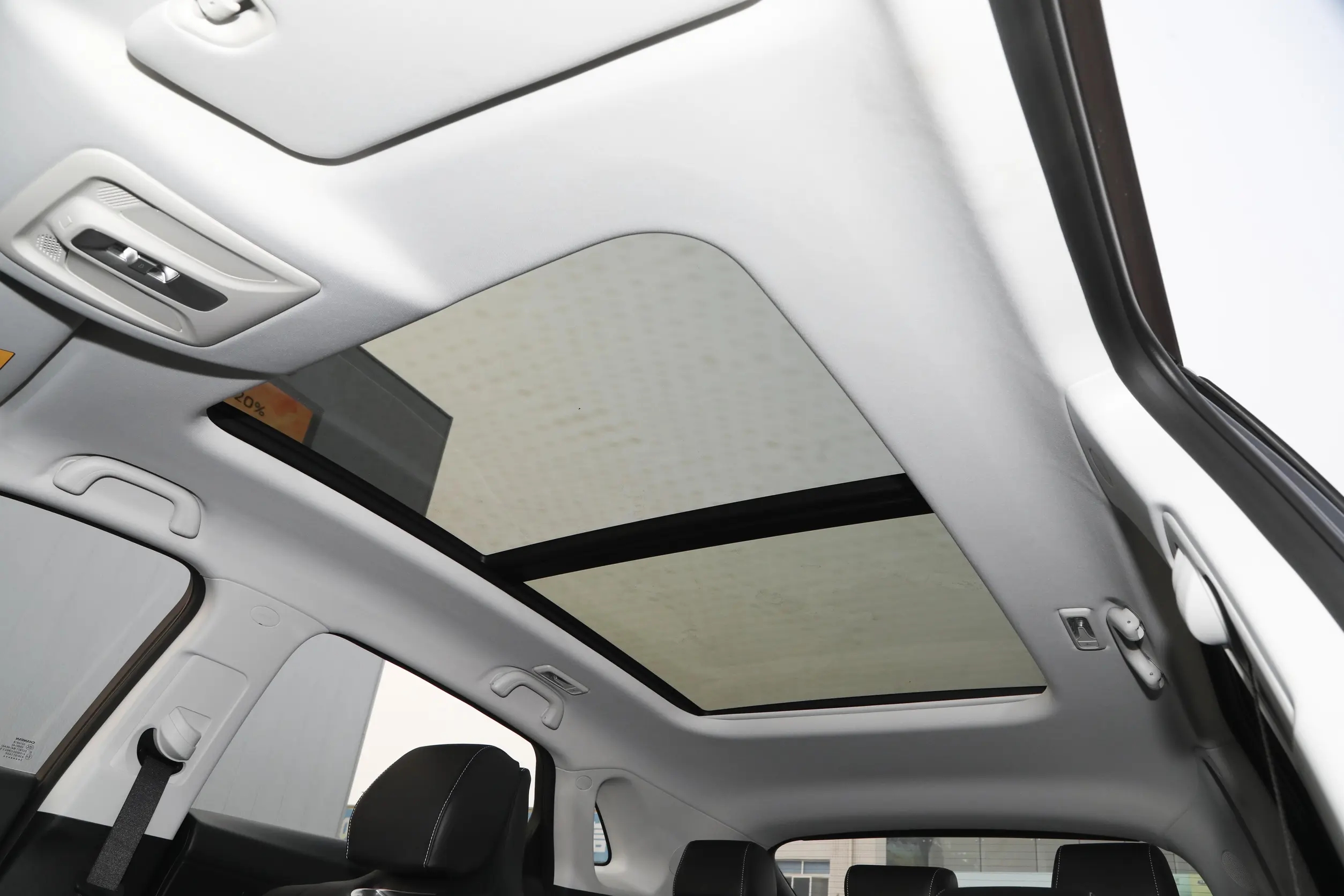 Changan-UNI-K iDD-WHITE-11