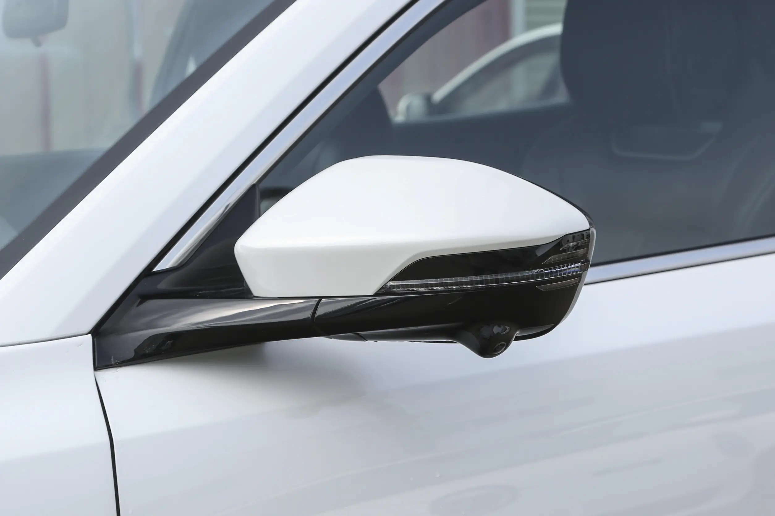 Changan-UNI-K iDD-WHITE-13