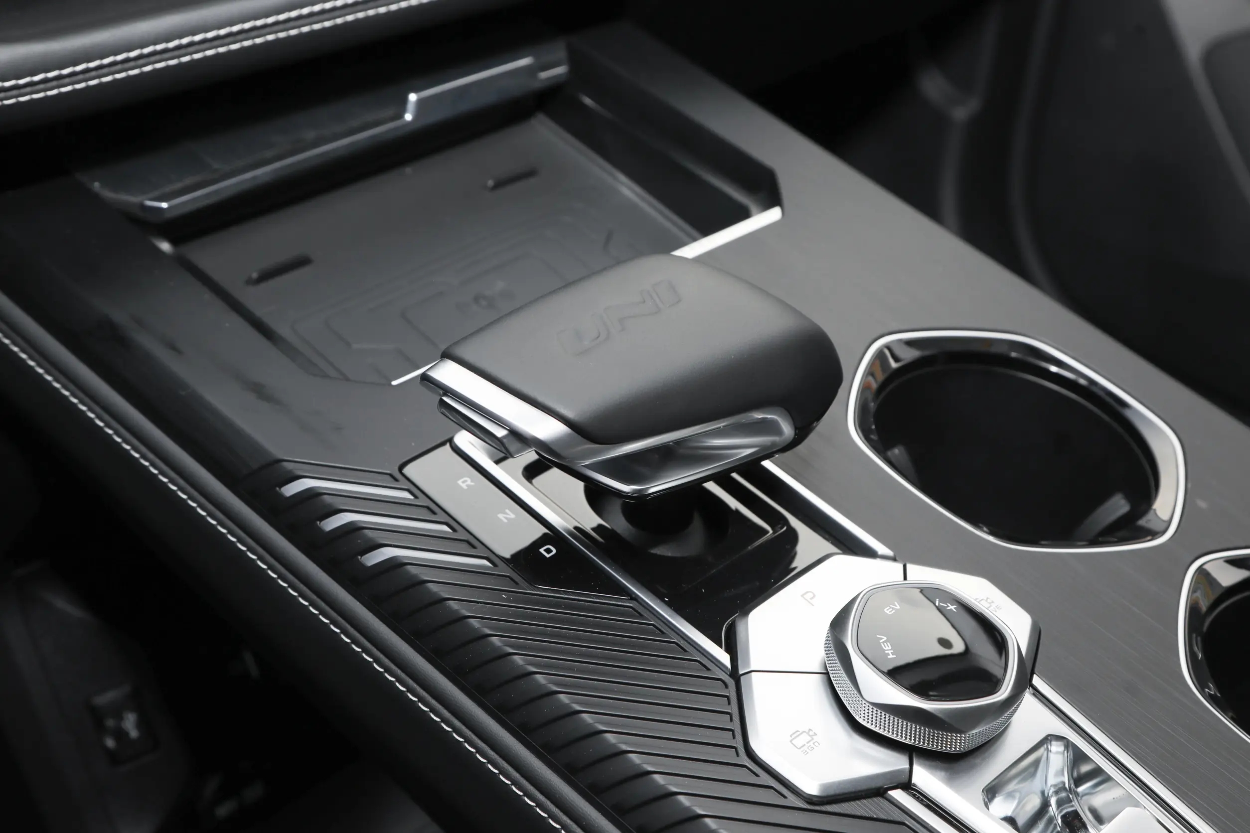 Changan-UNI-K iDD-WHITE-9