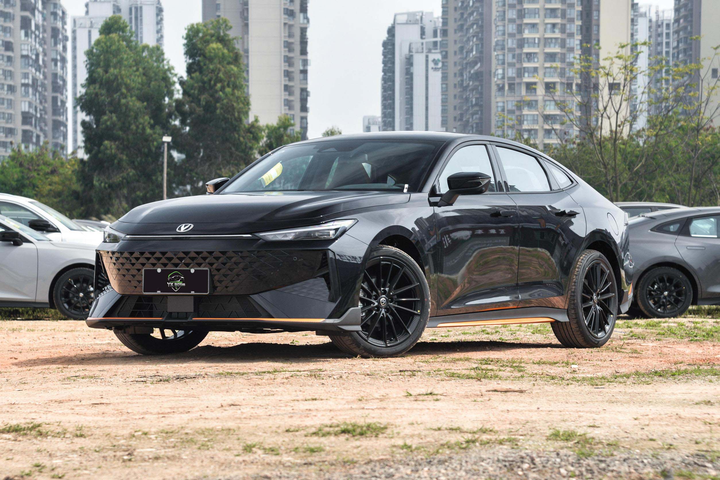 Changan-UNI-V -BLACK (2)