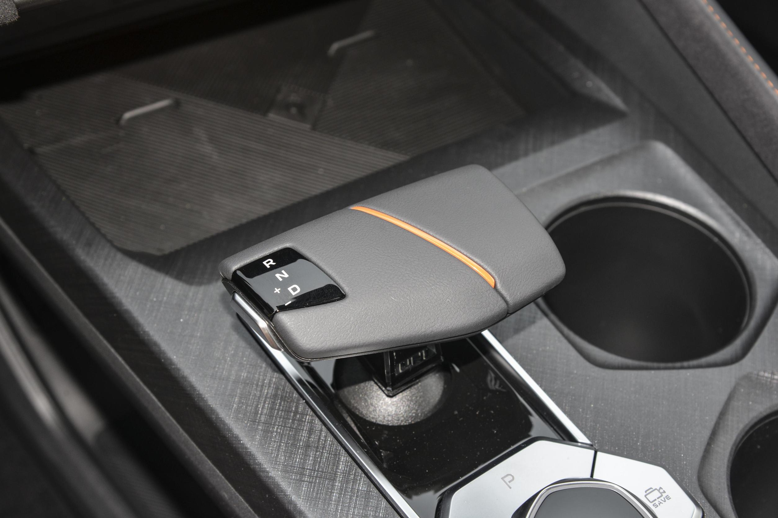 Changan-UNI-V -BLACK (8)