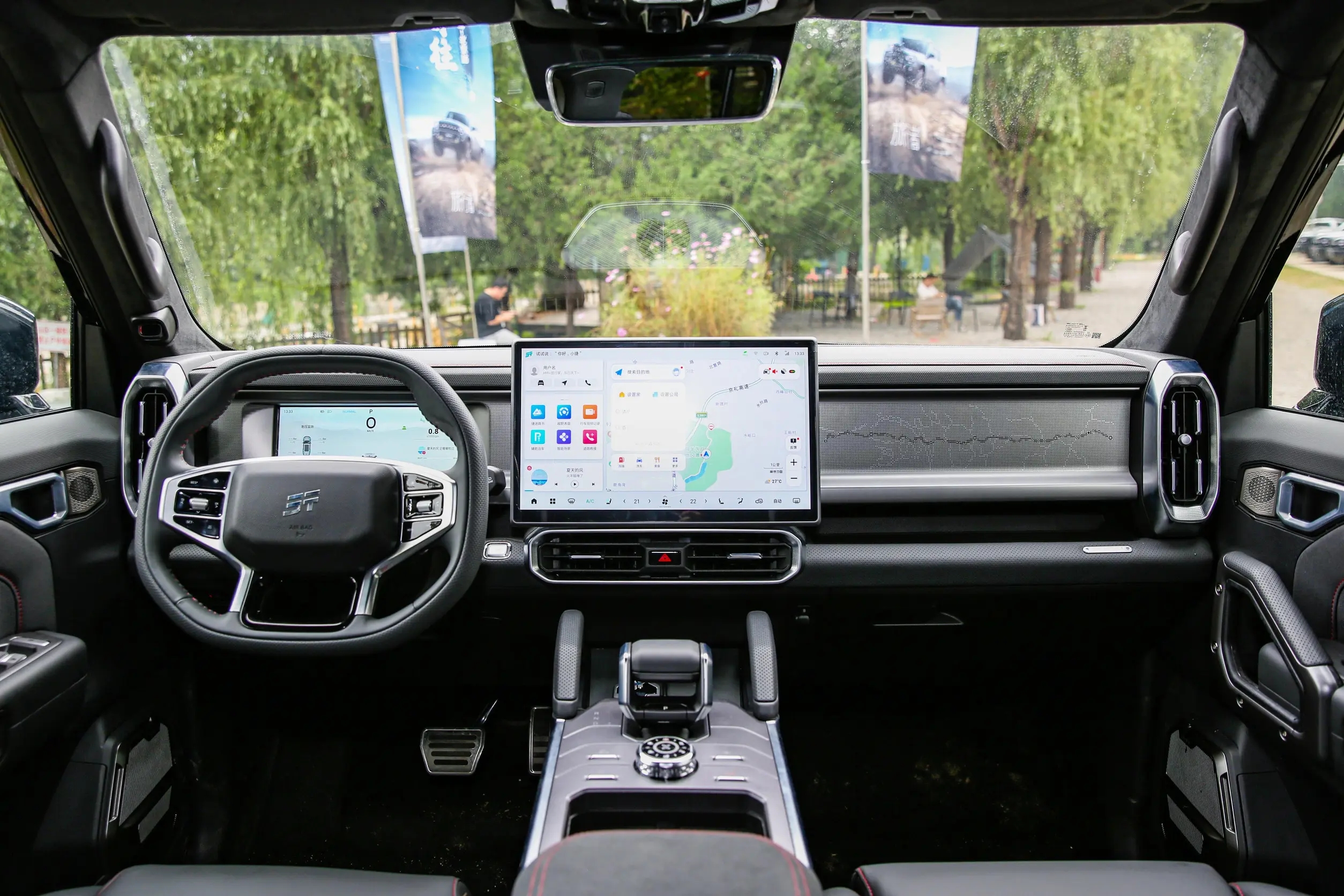 Chery-TRAVELLER-BLACK (12)