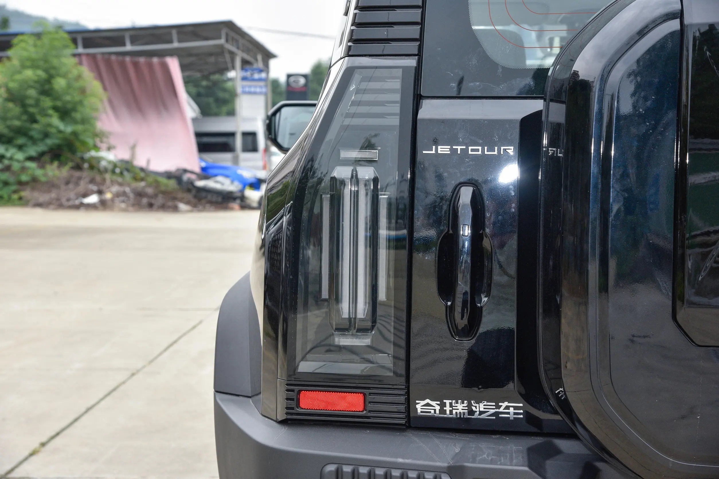 Chery-TRAVELLER-BLACK (14)