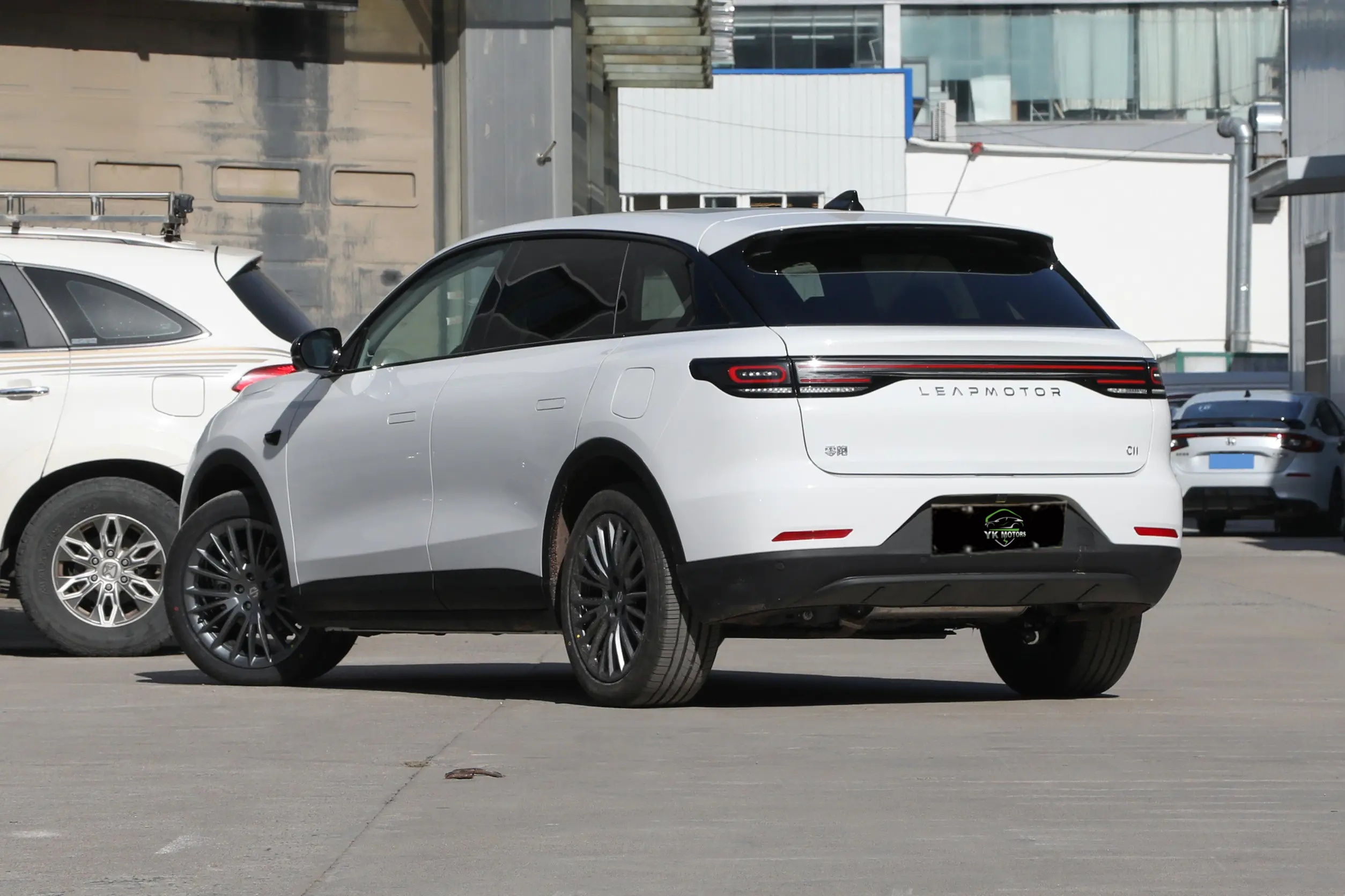 LEAPMOTOR-C11-WHITE (16)