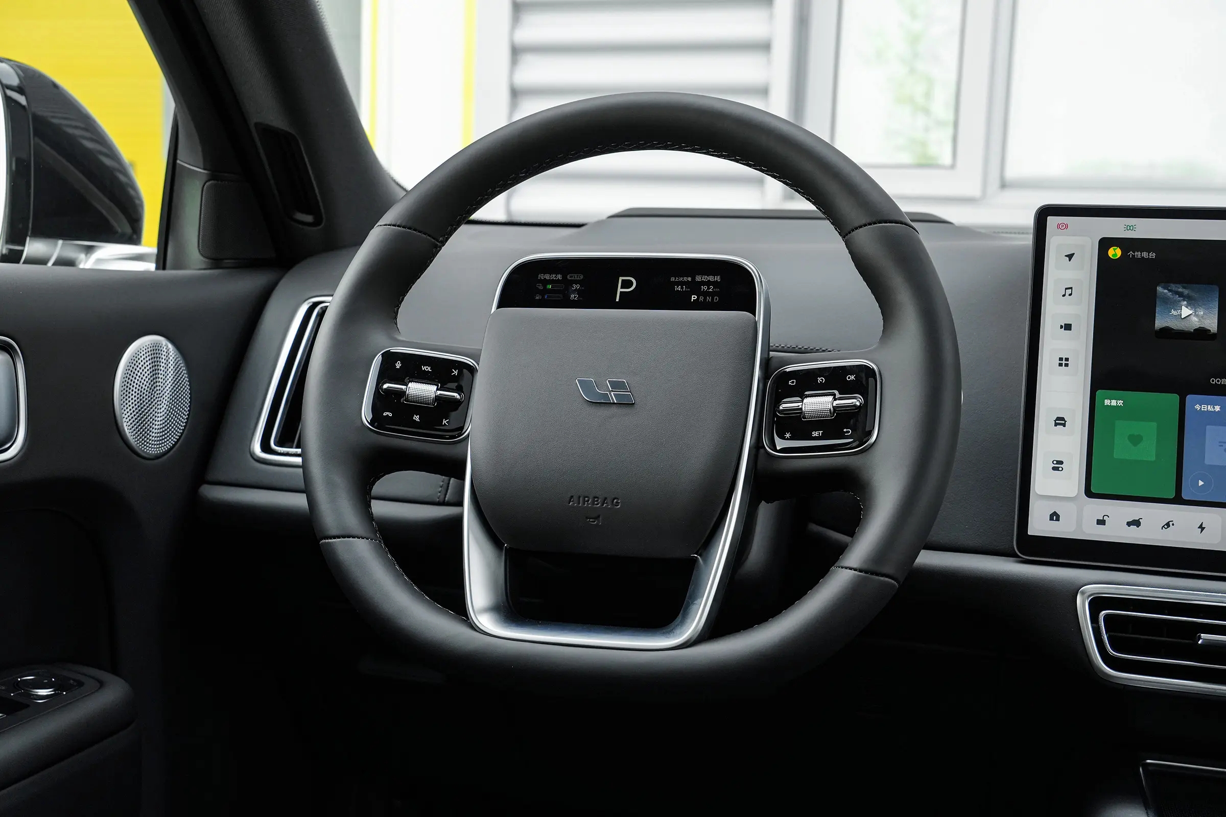 Li Auto-L9-BLACK (10)