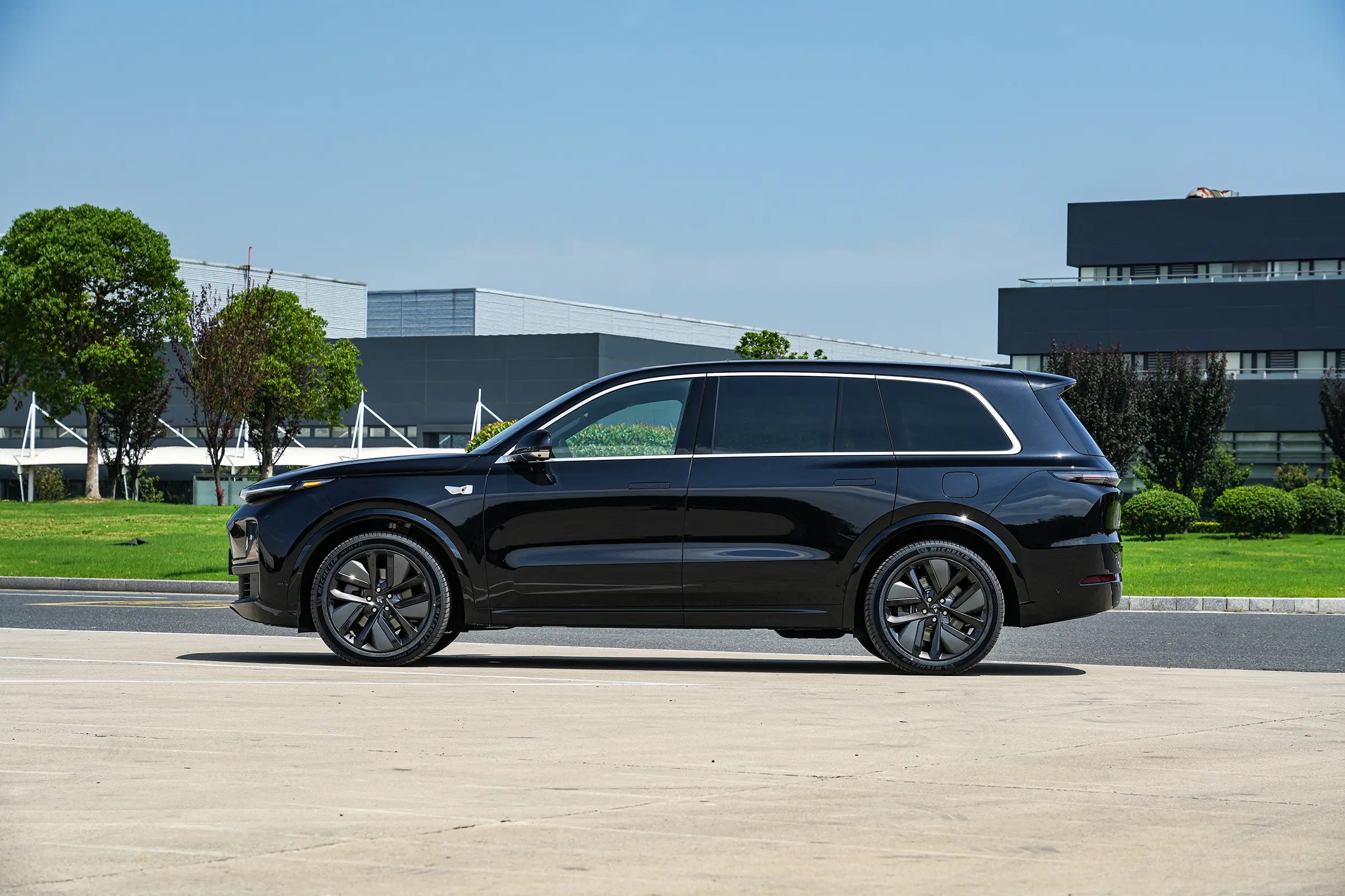 Li Auto-L9-BLACK (6)