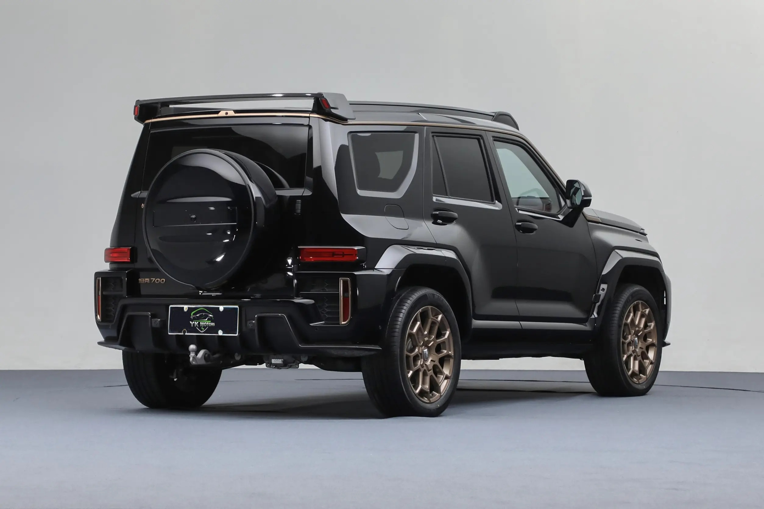 TANK-700 Hi4T-BLACK (16)