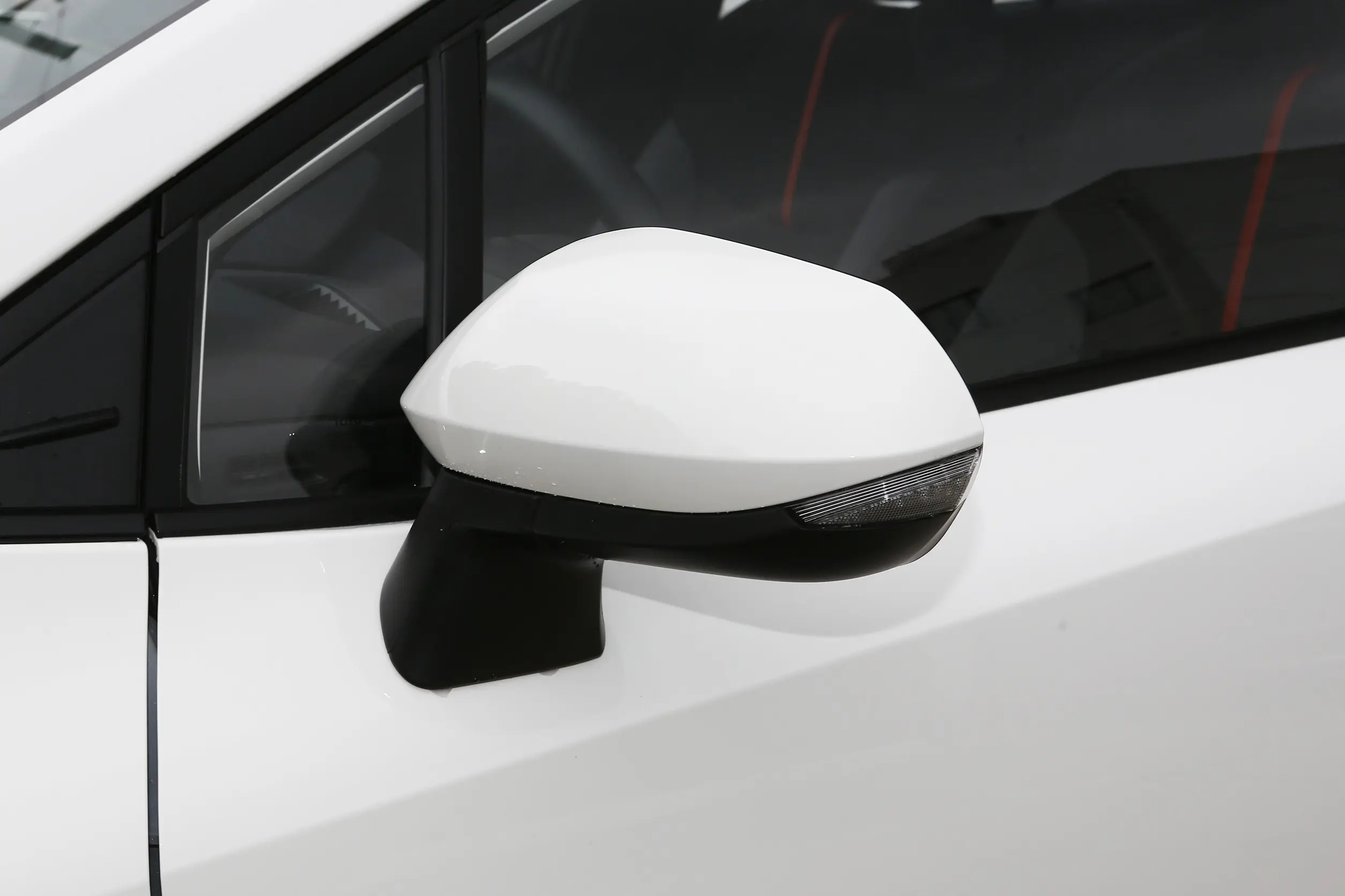 Toyota-COROLLA-WHITE (17)