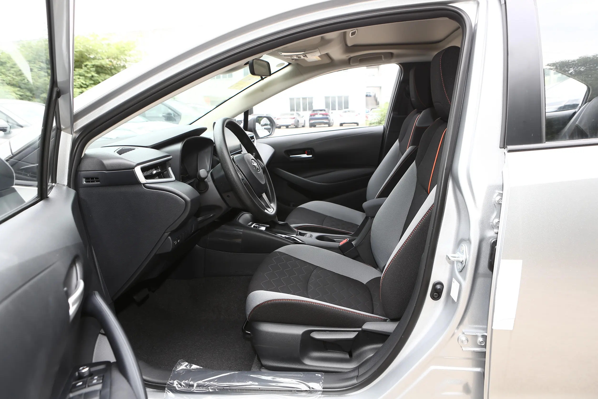 Toyota-COROLLA-WHITE (9)