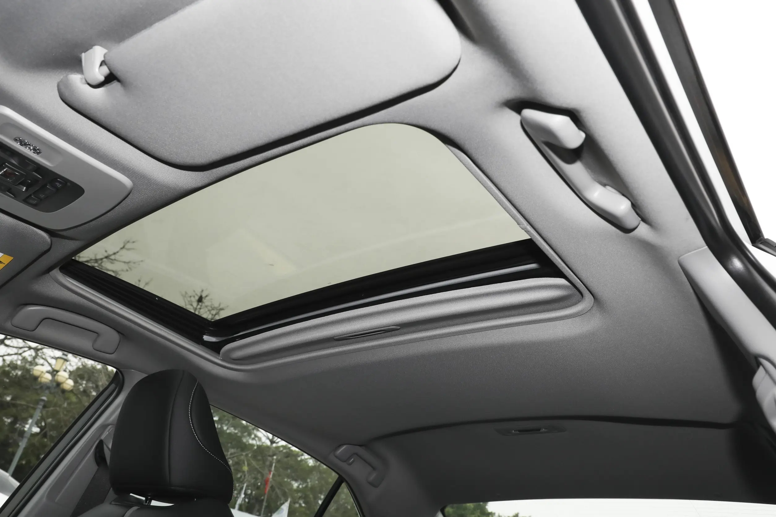 Toyota-Camry-WHITE+BLACK (11)