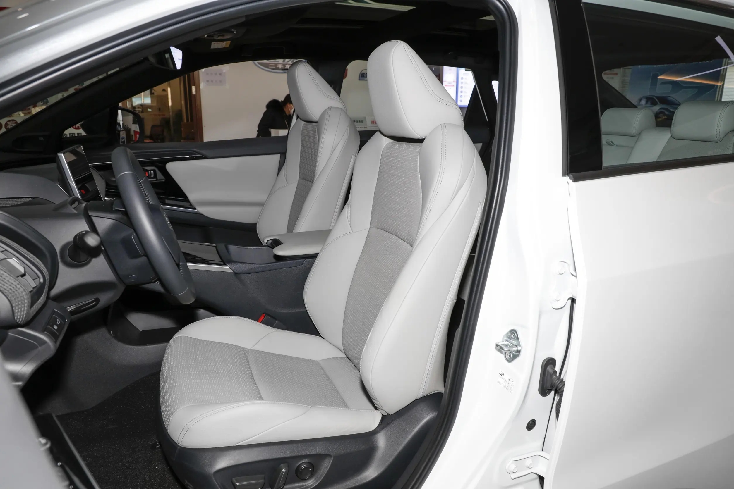 Toyota-GAC BZ4X-WHITE (14)