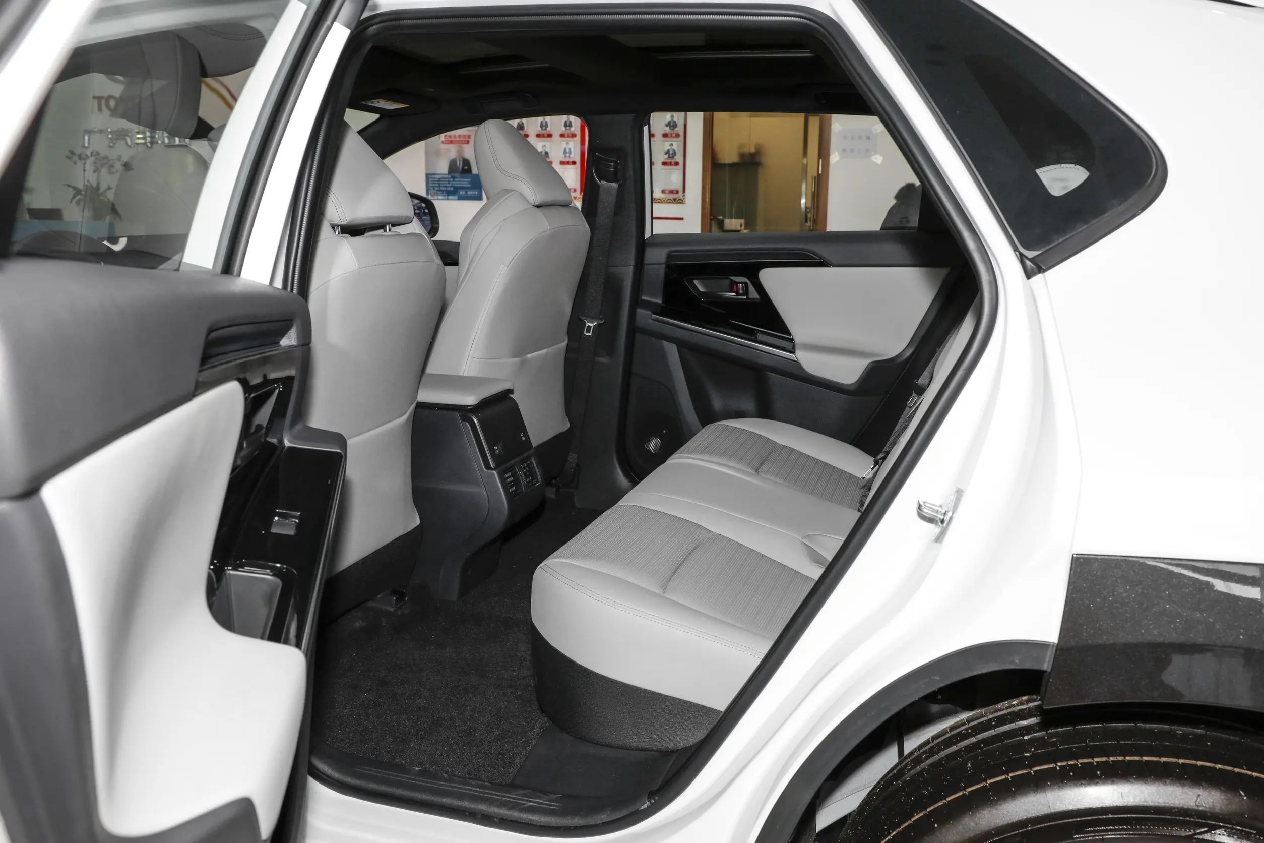 Toyota-GAC BZ4X-WHITE (8)