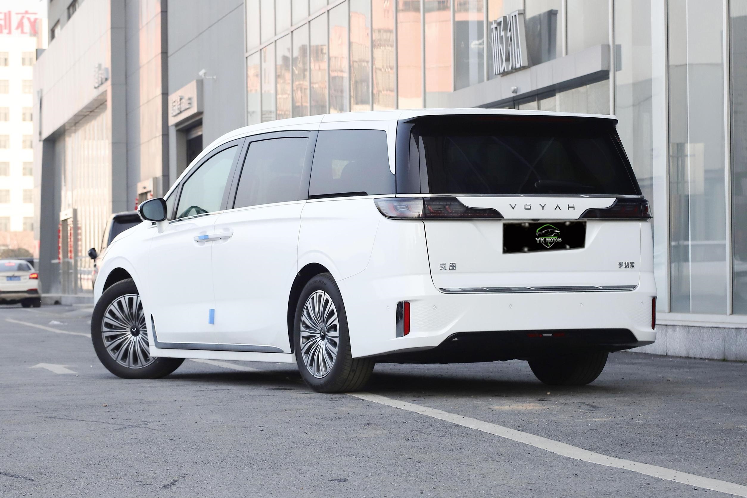 VOYAH-DREAMER EV-WHITE (17)