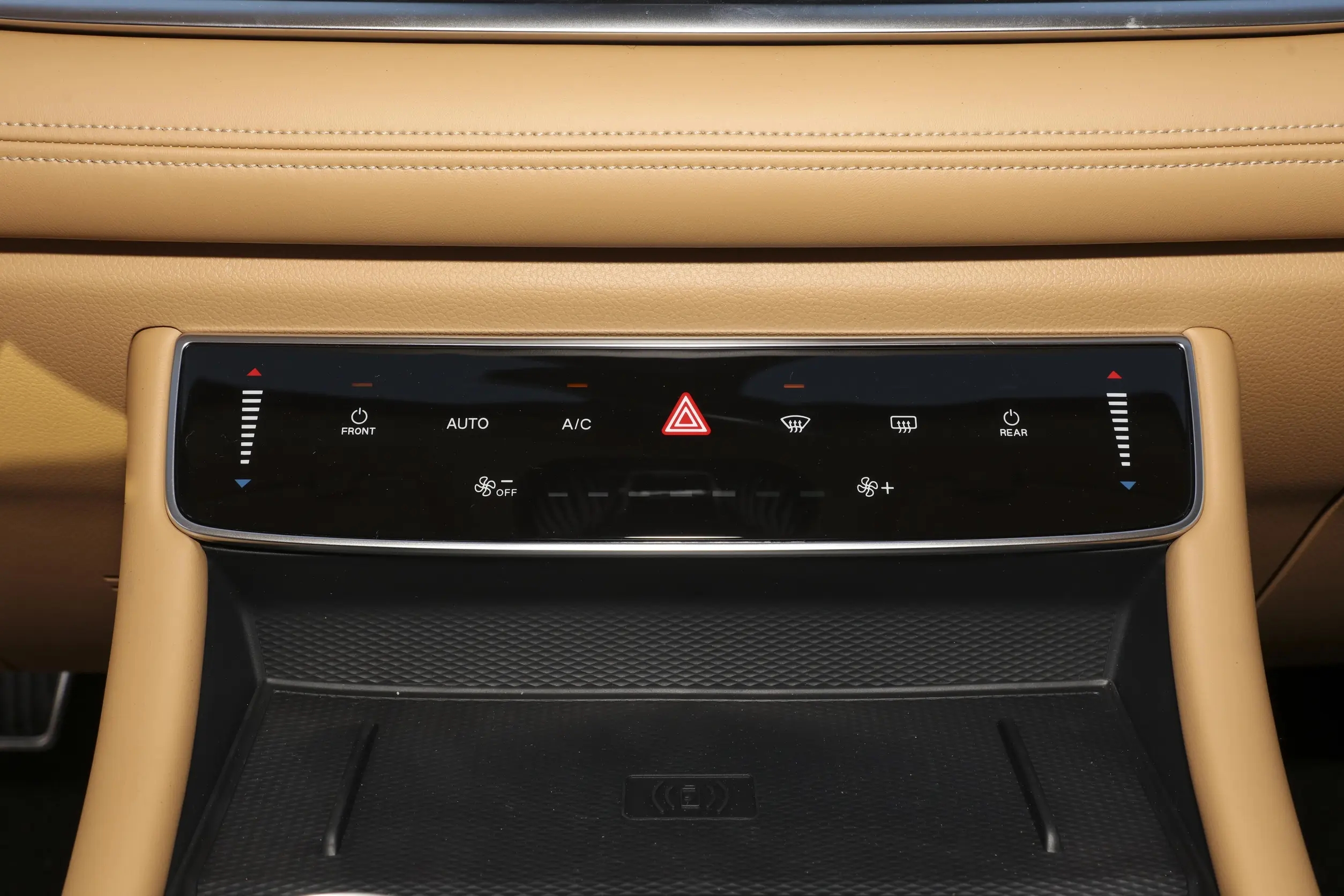 VOYAH-DREAMER EV-WHITE (5)