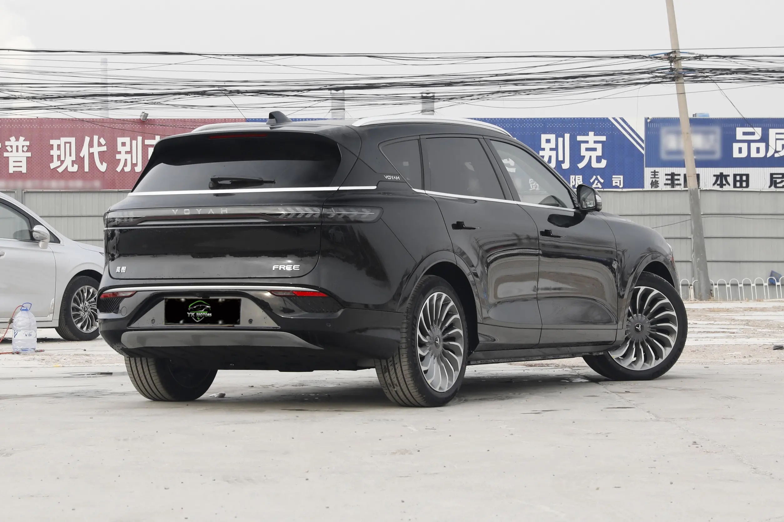 VOYAH-FREE-BLACK (8)