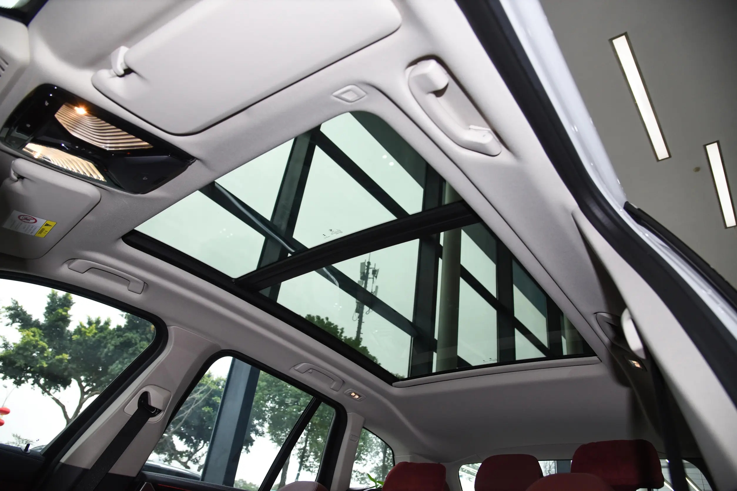 bmw-ix3-white-1 (17)