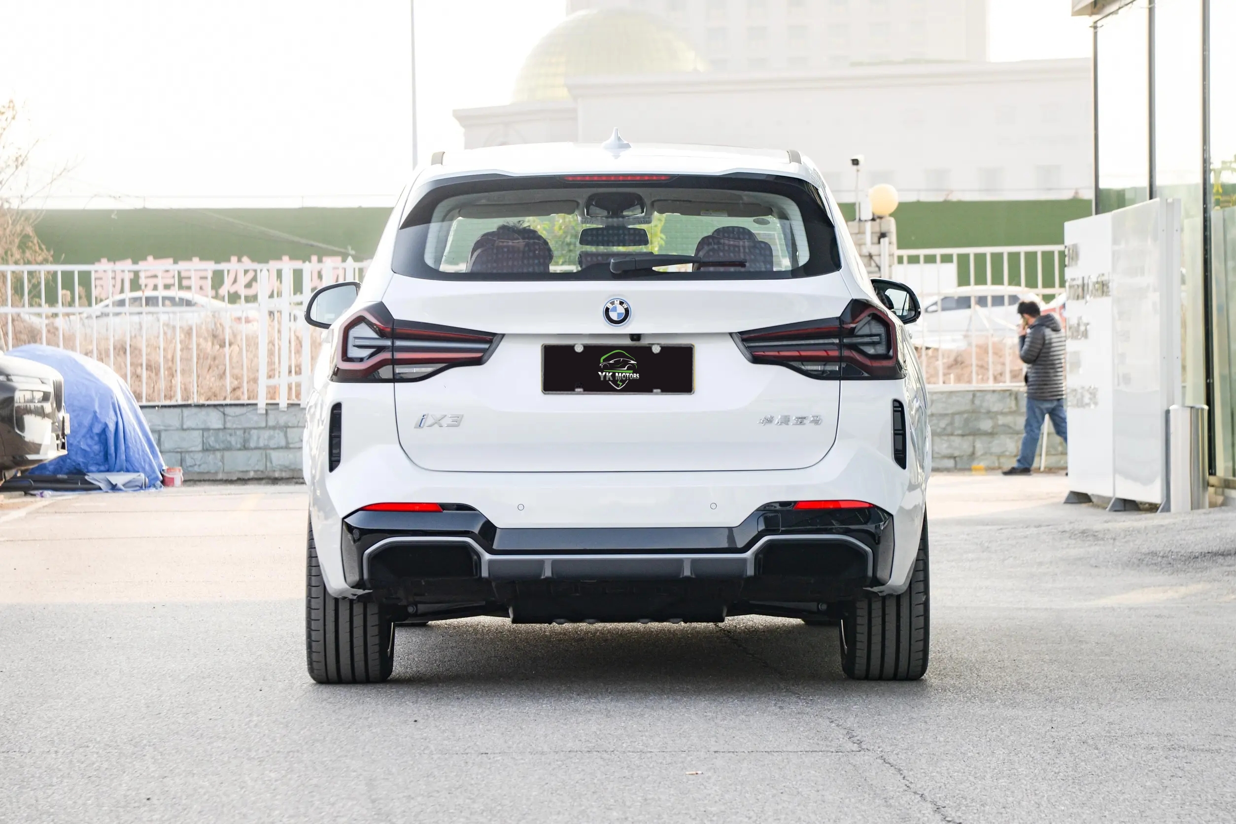 bmw-ix3-white-1 (9)